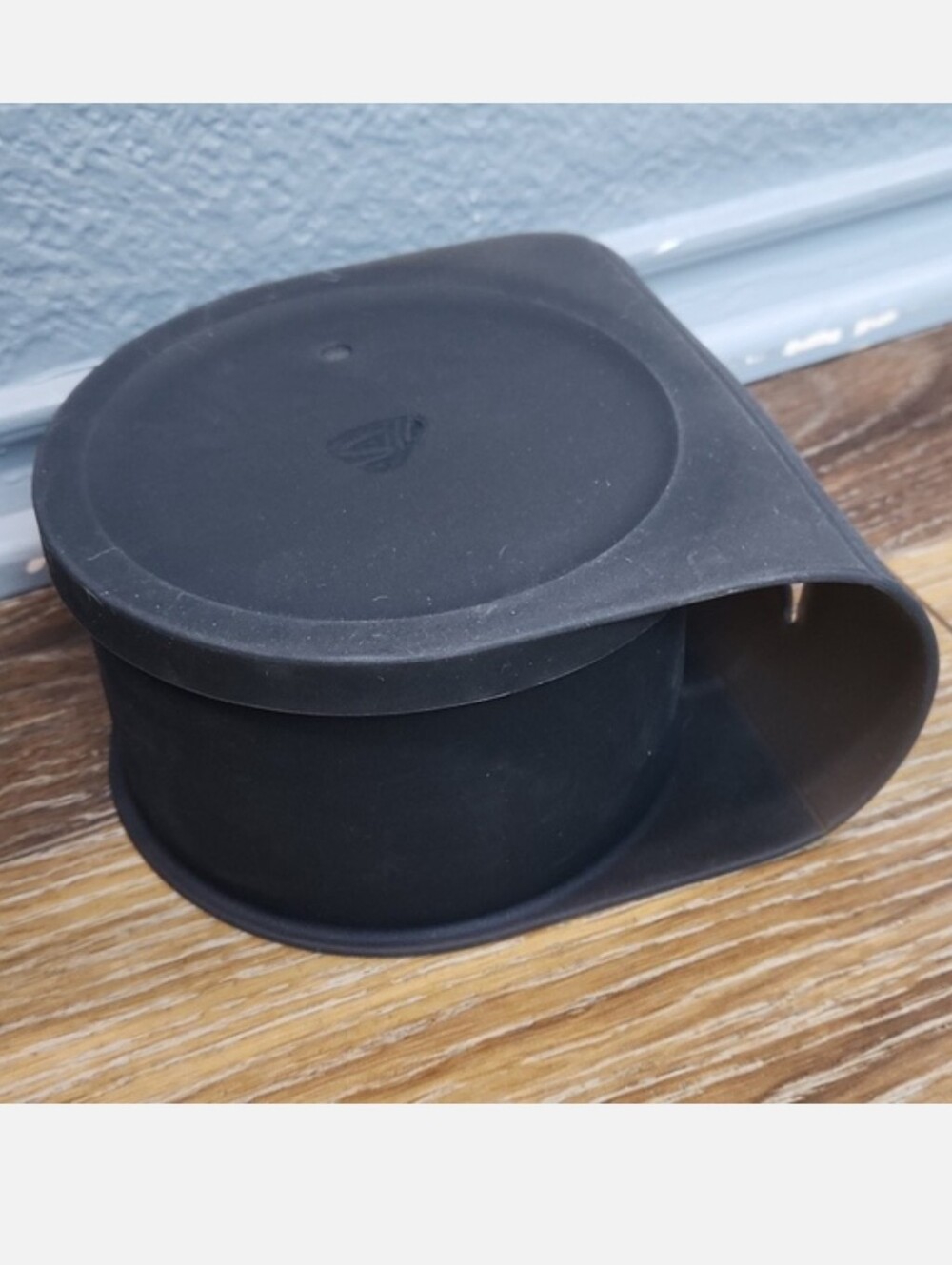 NWOT Silipint 30 oz Smoke Black Lidded Go Go Bowl Silicone